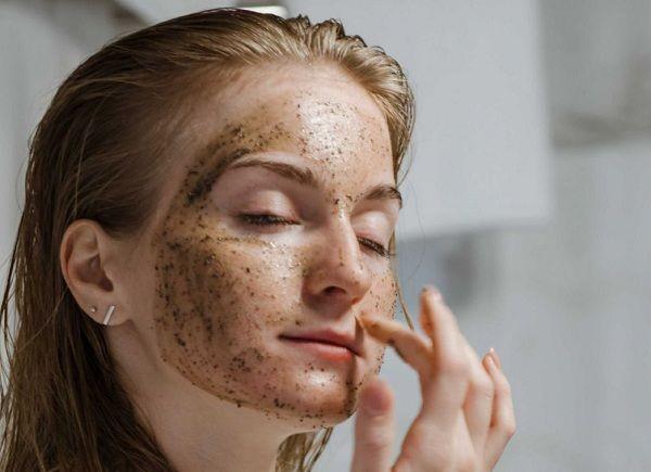 5 Manfaat Ampas Kopi untuk Wajah, Bisa Jadi Skincare Alami!