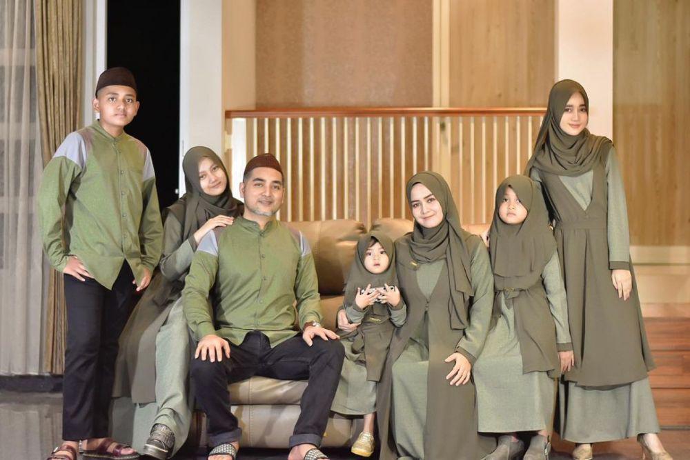 10 Potret Akrab Veve Zulfikar dan Keluarga, Jarang Tersorot