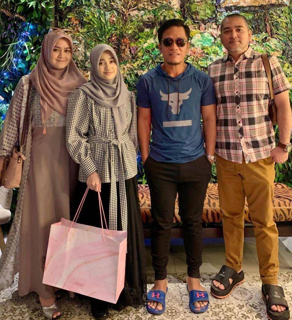 Veve Zulfikar dan keluarga (instagram.com/veve_zulfikar)