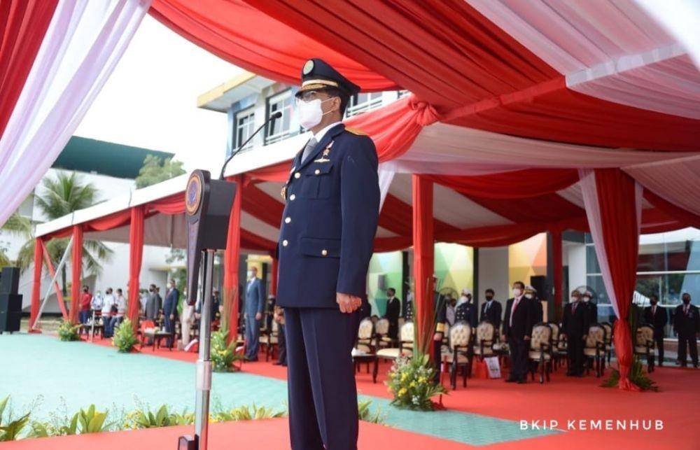 Menteri Perhubungan, Budi Karya Sumadi menjadi inspektur Upacara Perayaan Satu Abad Revitalisasi Pendidikan Kepelautan di Indonesia (dok. BKIP Kementerian Perhubungan)