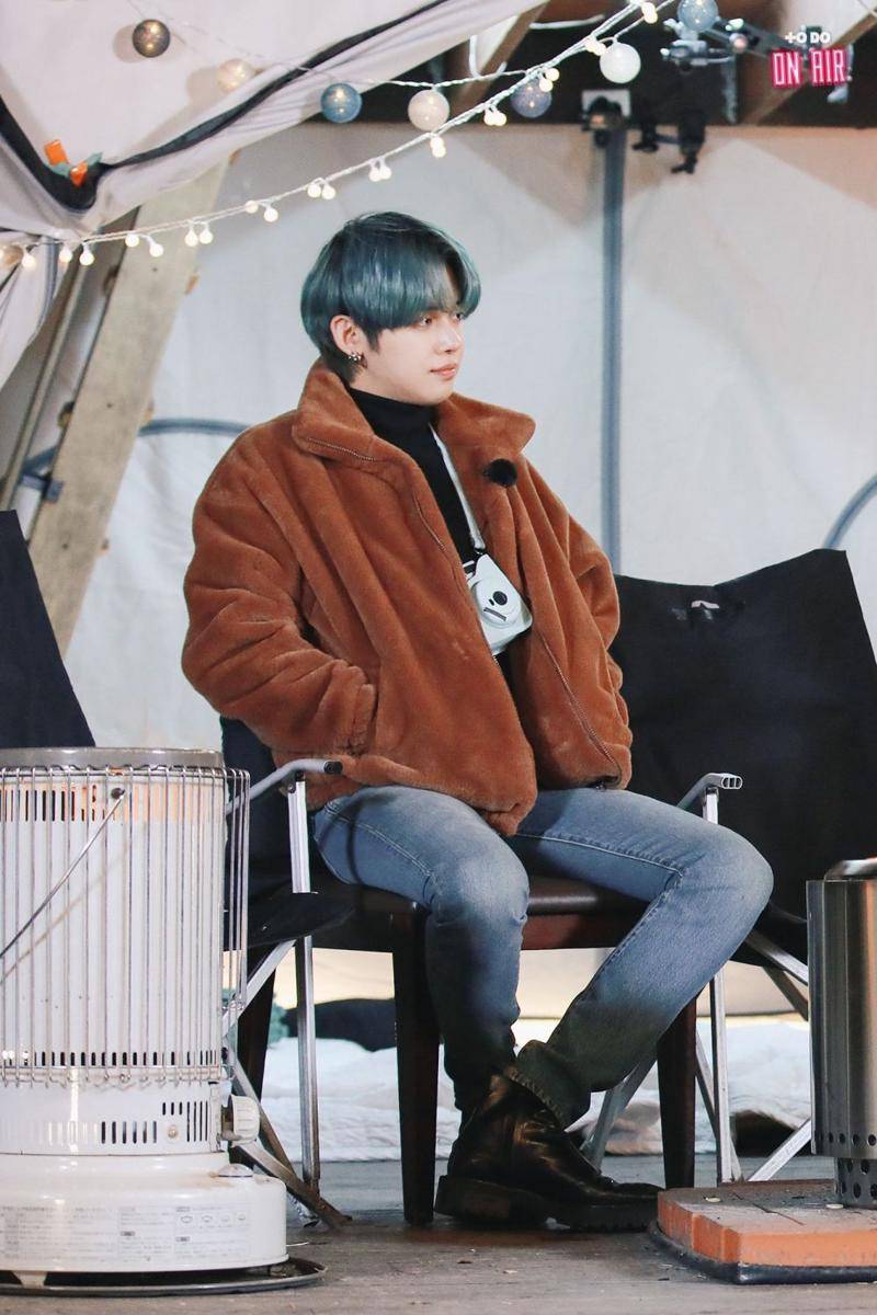 Outer Yeonjun TXT (twitter.com/txtonair)