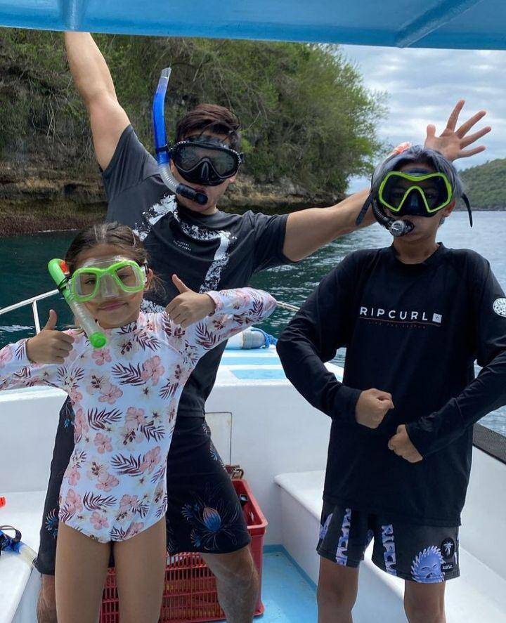 potret Andrew White dan anak-anaknya (instagram.com/nanamirdad_)