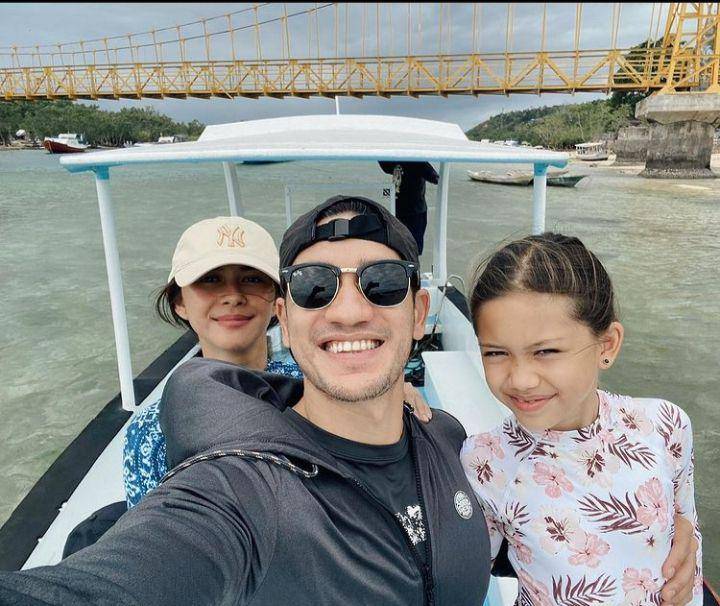 potret keluarga Nana Mirdad (instagram.com/andrew.white._)