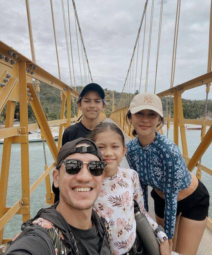 potret keluarga Nana Mirdad (instagram.com/andrew.white._)
