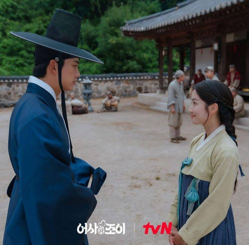 Kim Hye Yoon dan Ok Taecyeon (dok. tvN/Secret Royal Incpector and Joy)