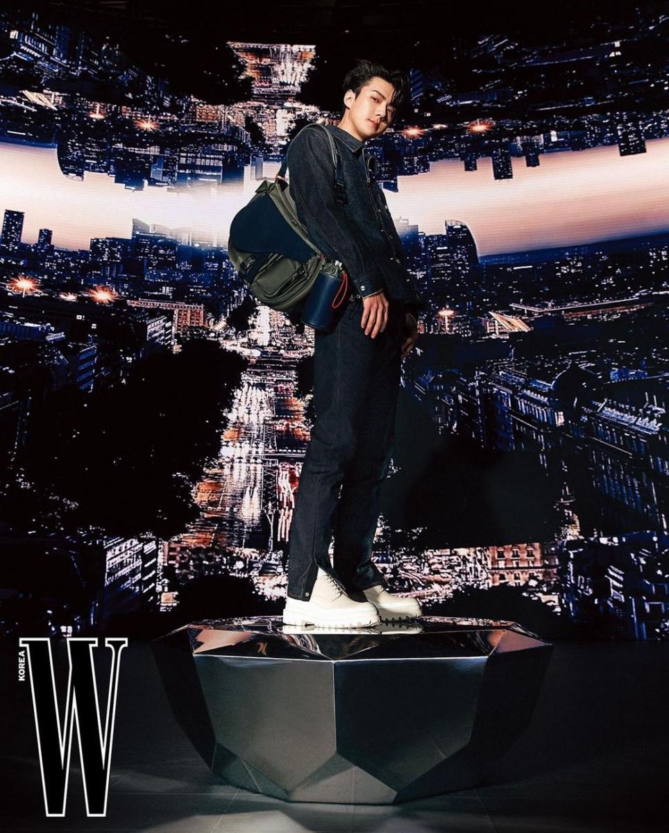potret Sehun EXO untuk campaign 'Love Your W' (instagram.com/wkorea)