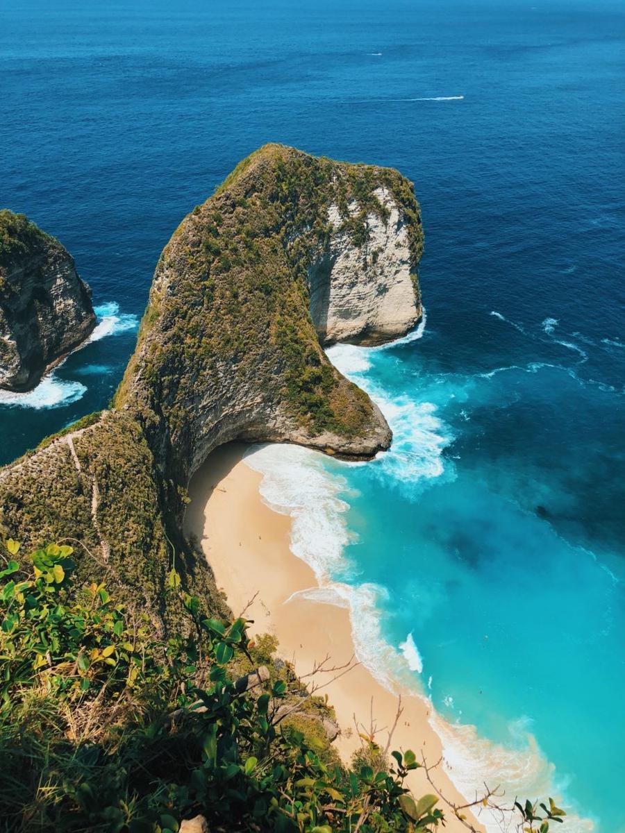 Nusapenida, Bali (unsplash.com/Alec Favale)
