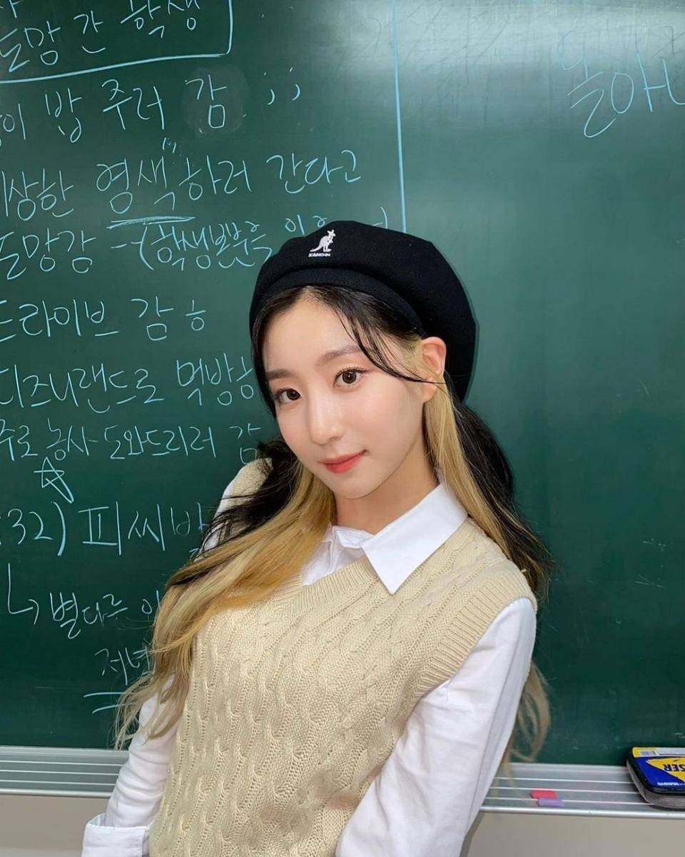 Dohee Cignature (instagram.com/cignature_j9)