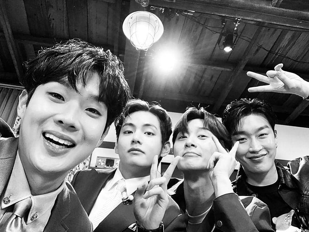 Choi Wooshik, V, Park Seojoon, dan Peakboy (twitter.com/btaigooo)