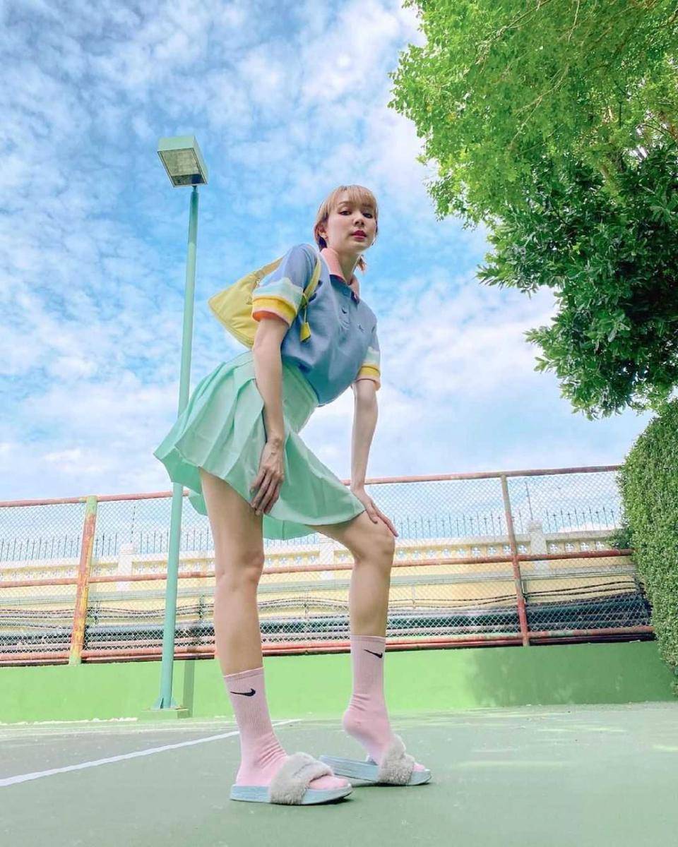 Rok ala Four Sakonrut (instagram.com/khunfour)
