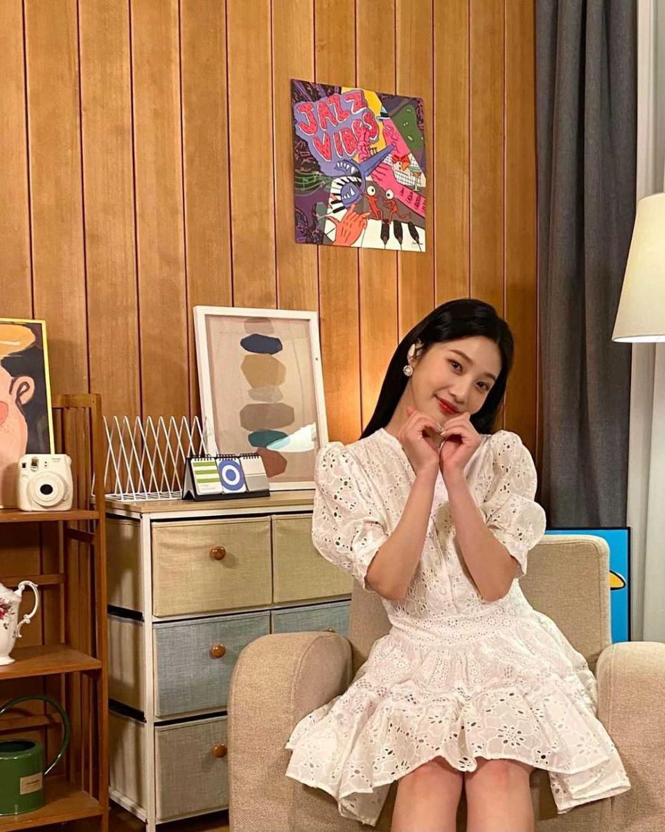Dress Vintage ala Joy (Instagram.com/_imyour_joy)