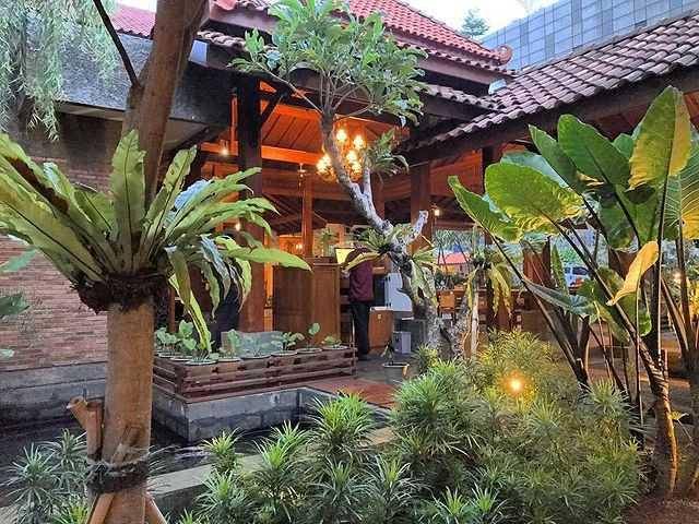 Ayam Bakar Pak Atok (instagram.com/ayambakarpakatok)