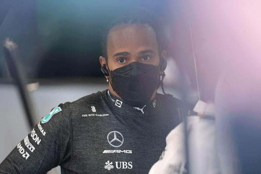 pembalap Mercedes Lewis Hamilton (formula1.com)