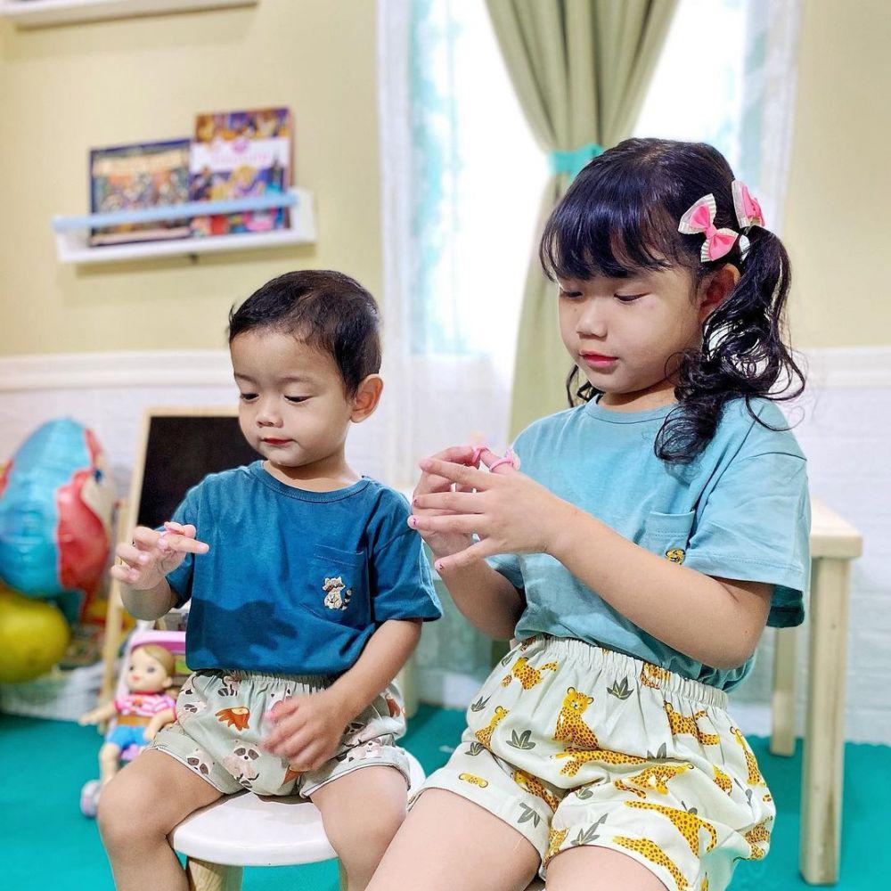 Azqiara Putrinda Zaki dan Arqian Putranda Zaki (instagram.com/windakhair)