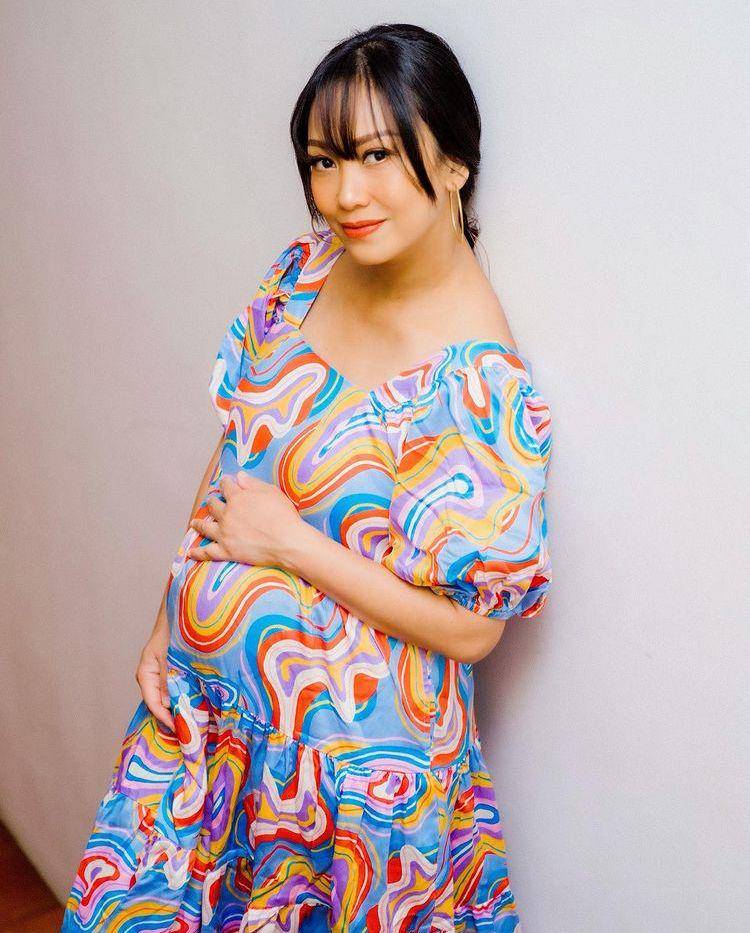 Nola B3 melahirkan anak keempat (Instagram.com/riafinola)