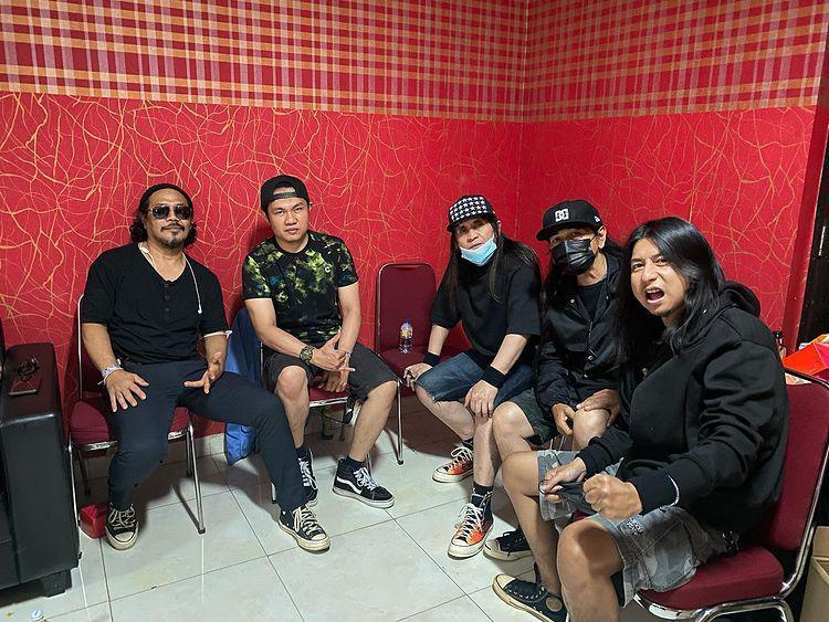 5 Lagu Rock yang Berjaya di Era 2000-an, Ada Favoritmu?