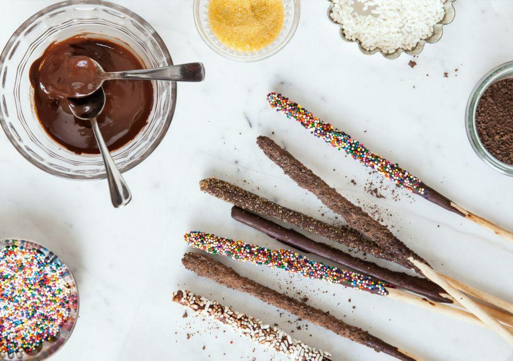 ilustrasi ragam sajian dari pocky (unsplash.com/American Heritage Chocolate)