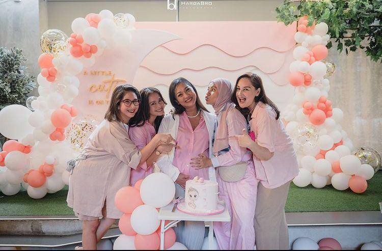 Nola B3 melahirkan anak keempat (Instagram.com/ney_neo)