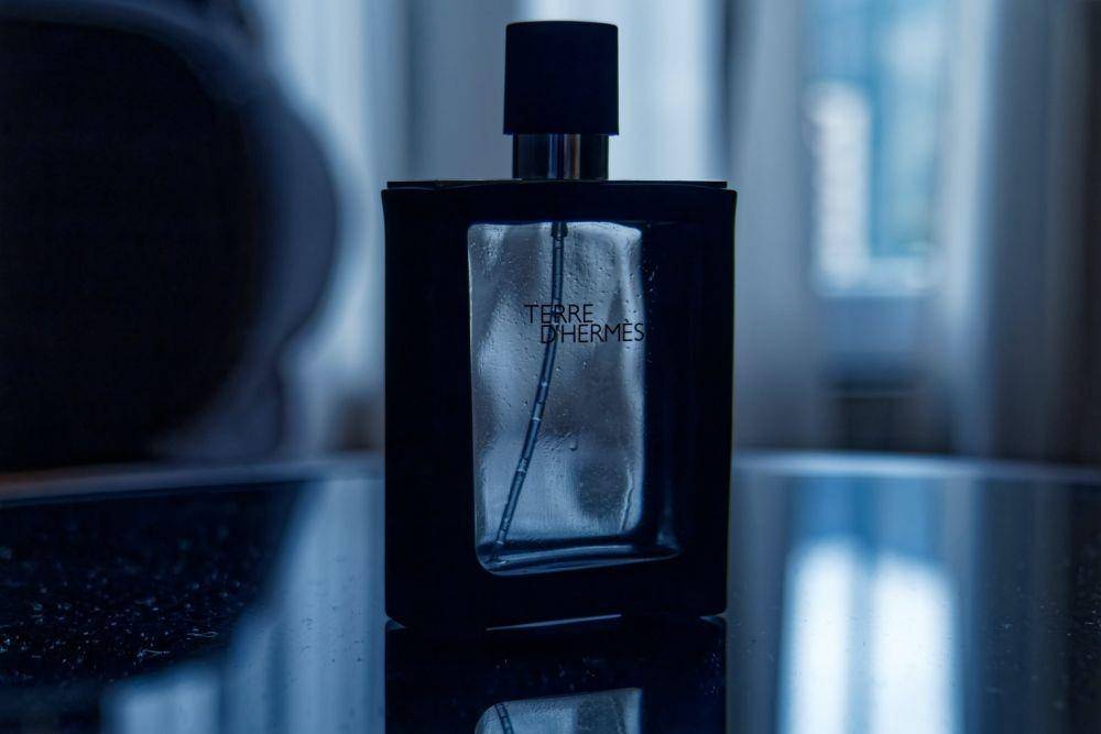 Ilustrasi parfum pria (unsplash.com/Daniel Manas)