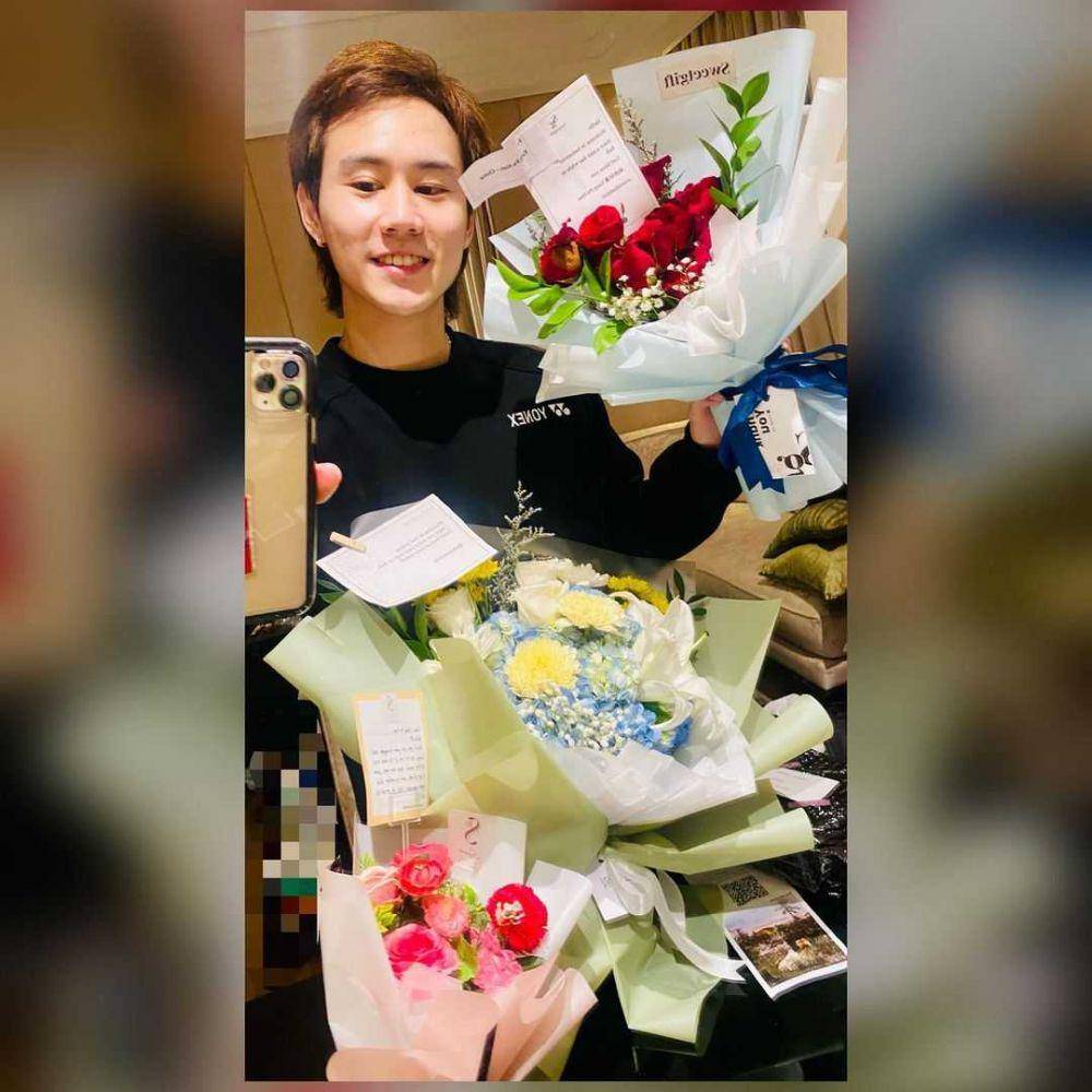 Yang Po Han menerima banyak hadiah dari fansnya. (instagram.com/yang_po_han940313)