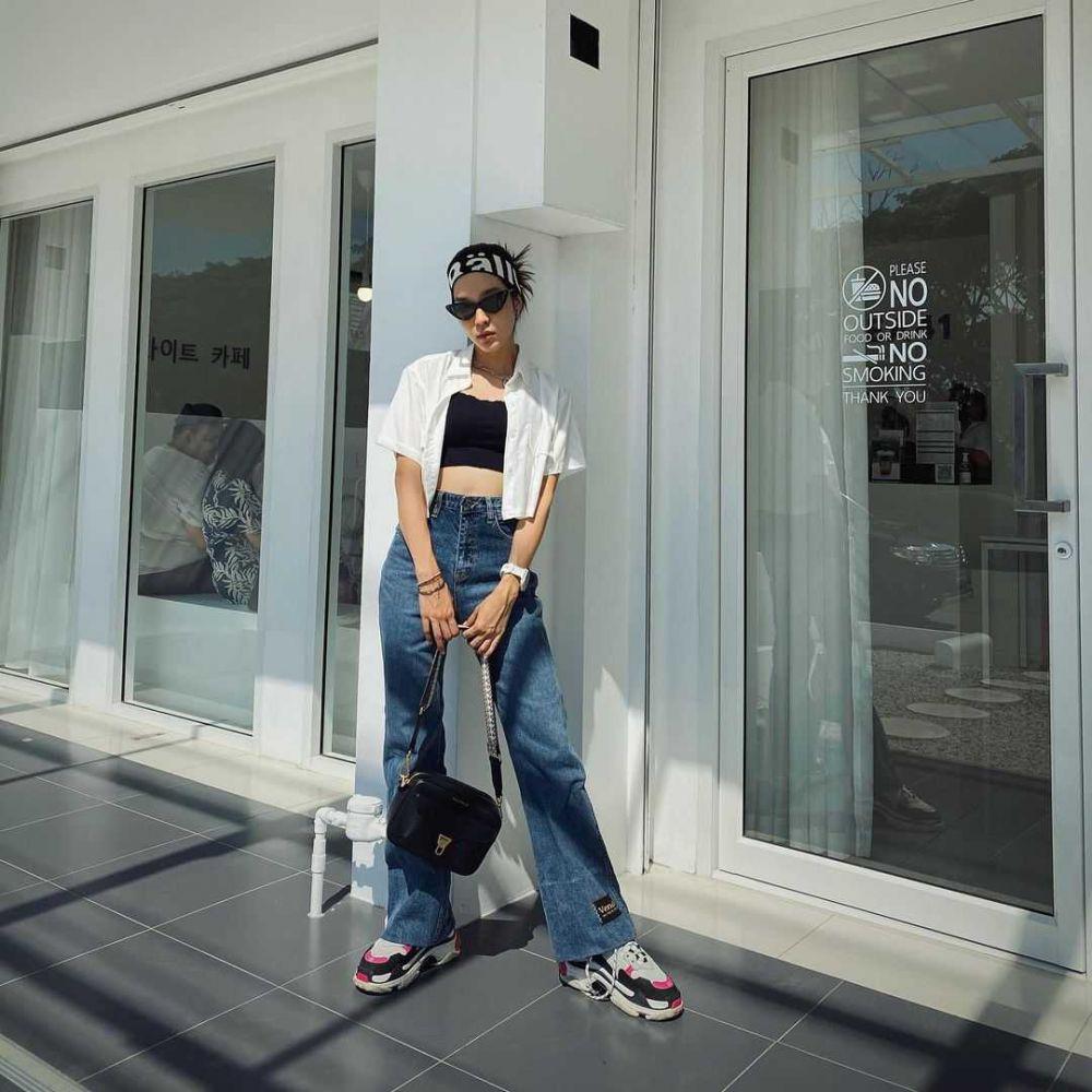 Celana jeans ala Mo Monchanok (instagram.com/momonchanok)