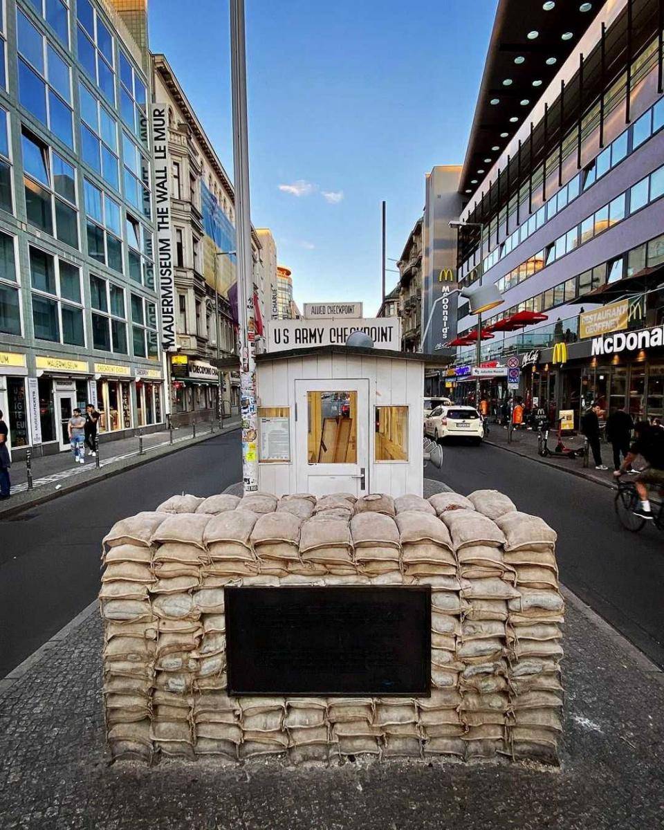 Checkpoint Charlie (instagram.com/mylook.at.berlin)