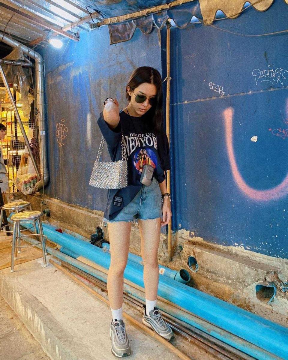 Celana jeans ala Mo Monchanok (instagram.com/momonchanok)