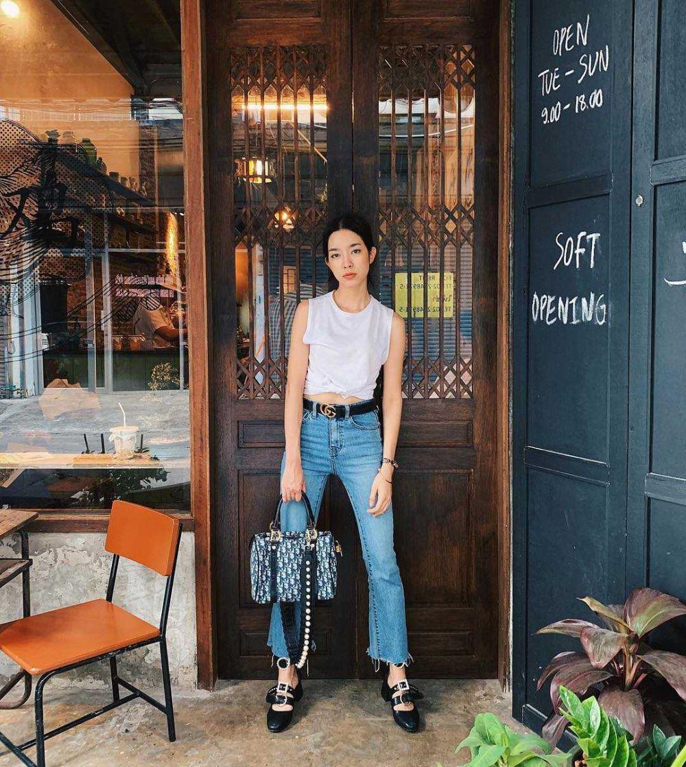 Celana jeans ala Mo Monchanok (instagram.com/momonchanok)