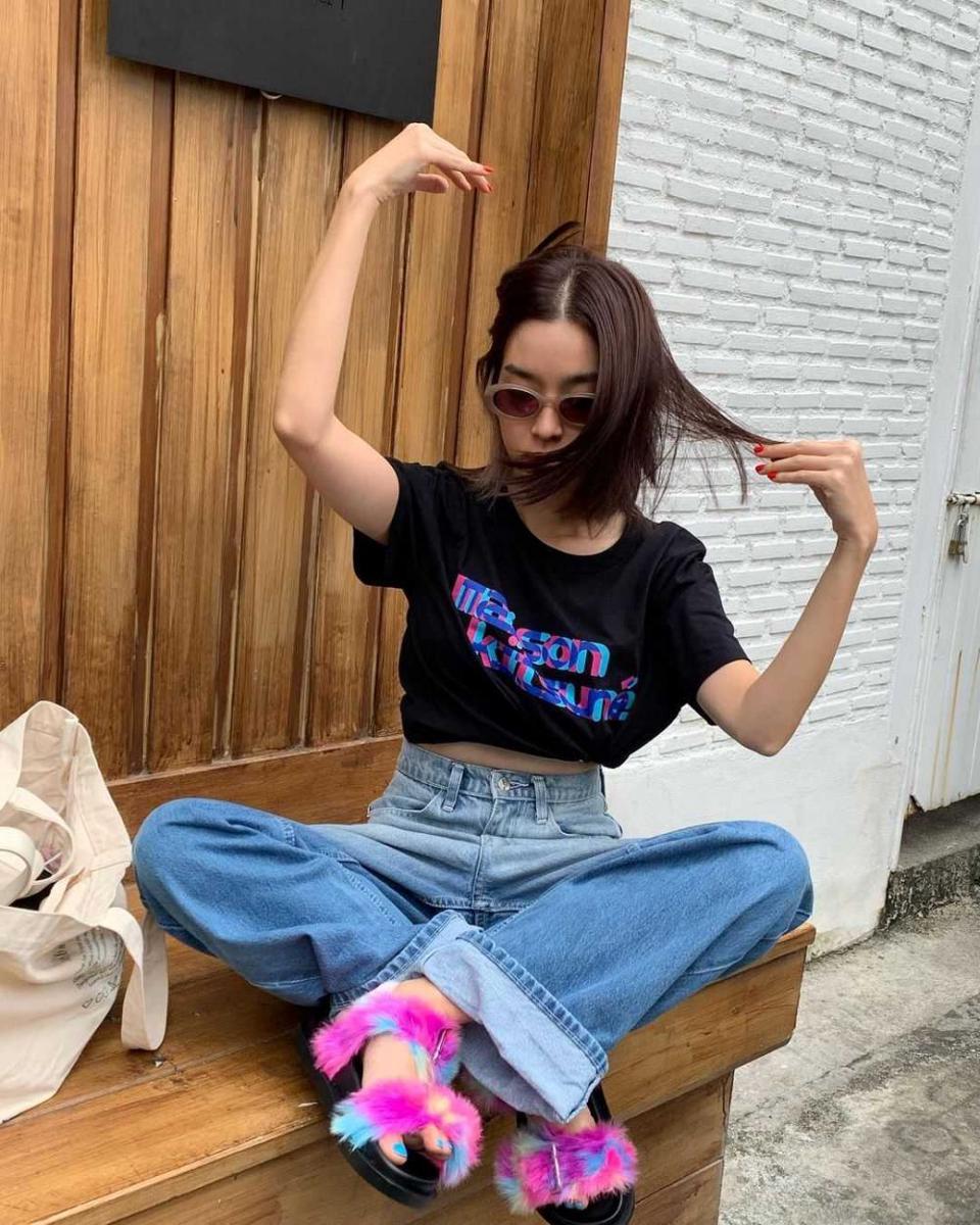 Celana jeans ala Mo Monchanok (instagram.com/momonchanok)