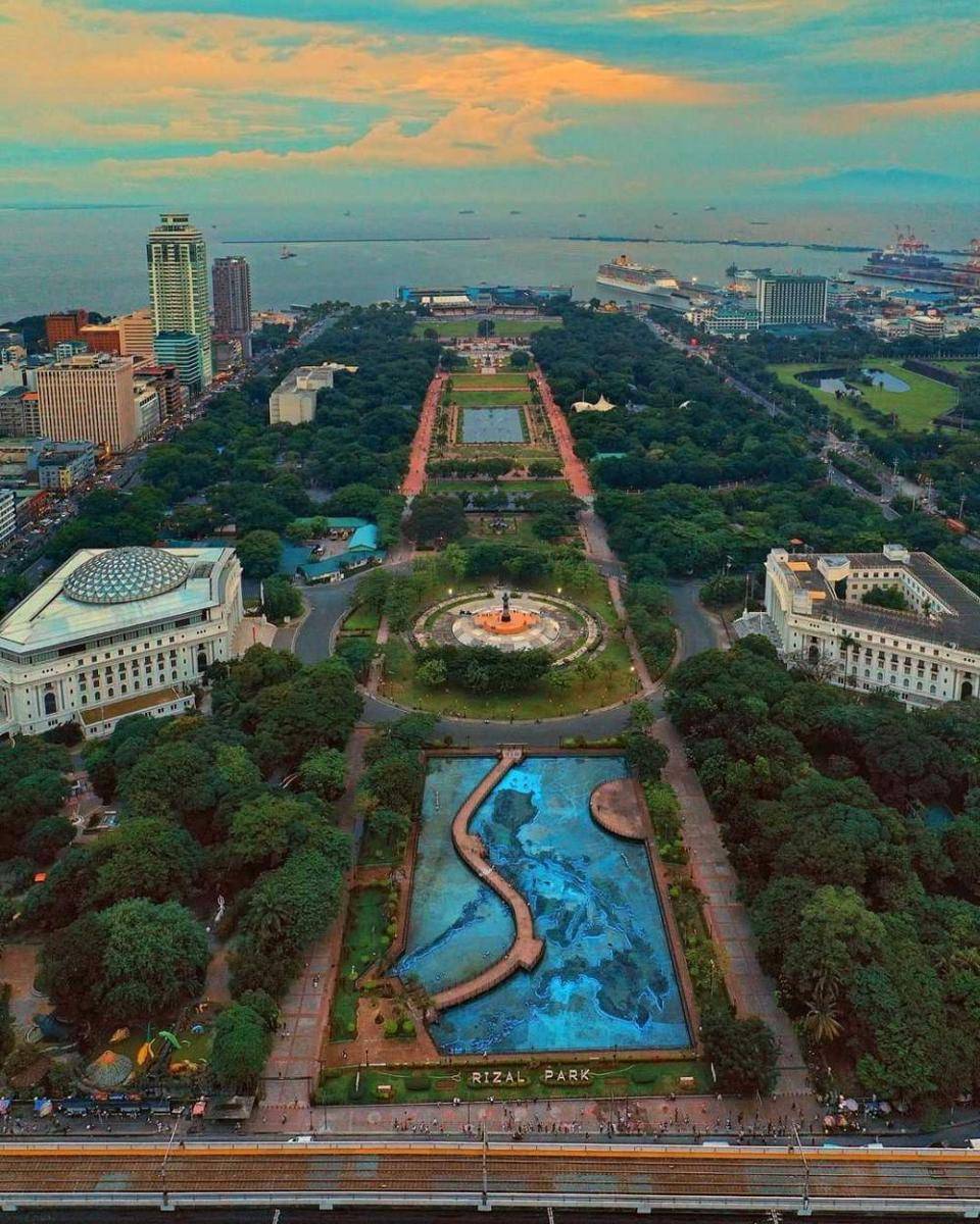 Rizal Park (instagram.com/arkizander)