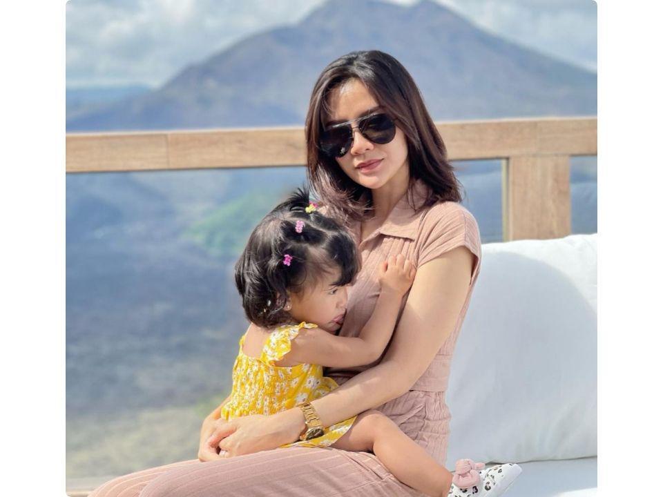 Dulu Hits, Ini 9 Potret Terkini Eks Personel Grup Duo Bersama Anaknya