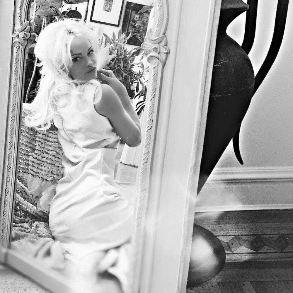 Pamela Anderson (Instagram.com/pamelaanderson)