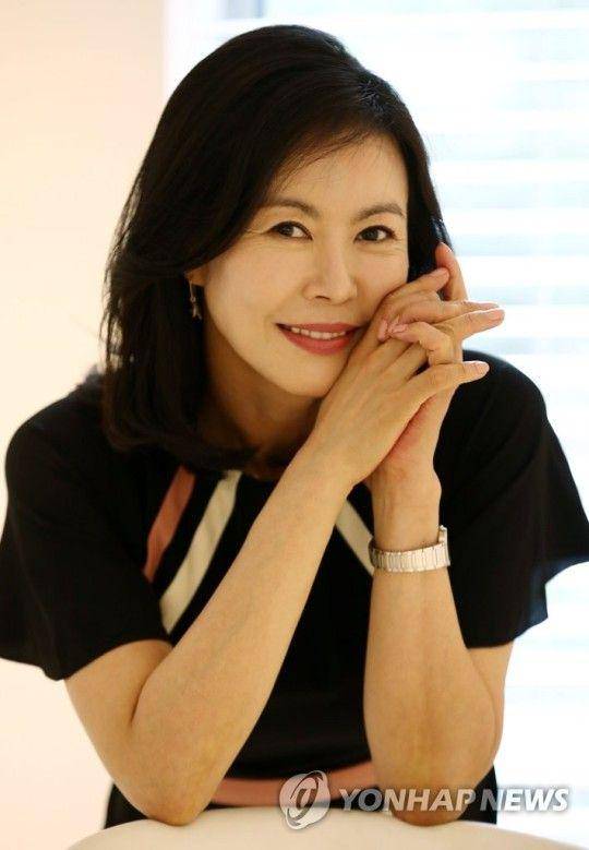 Jin Hee Kyung (entertain.naver.com/진희경)