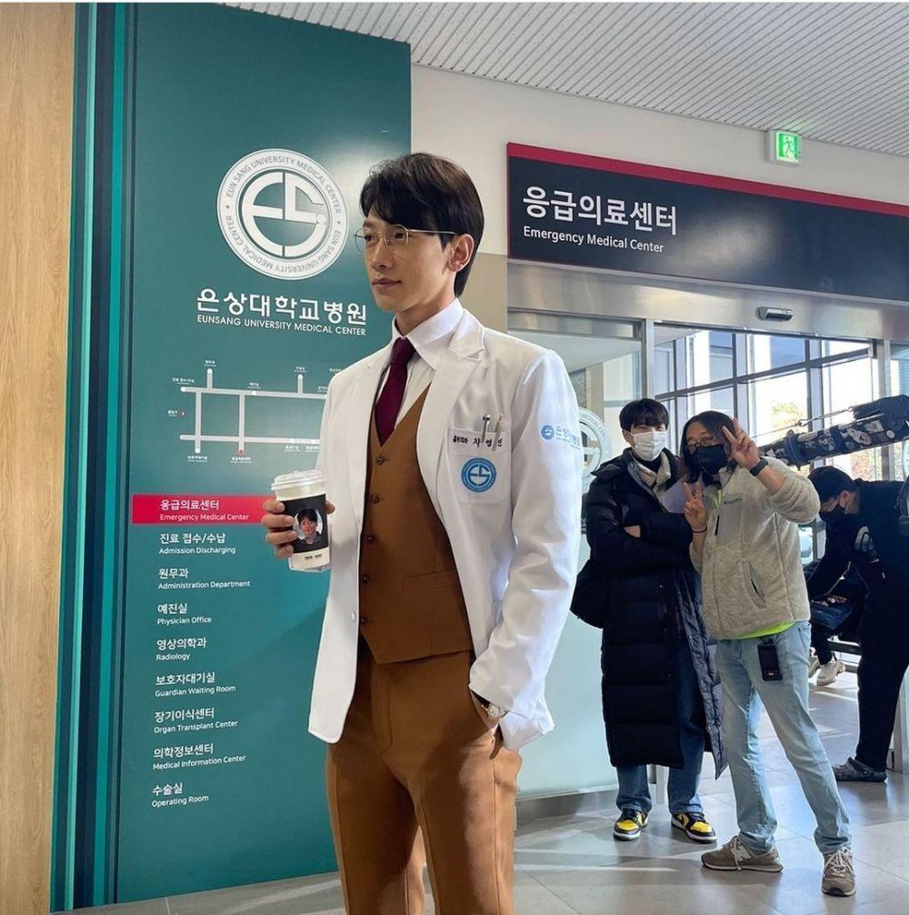 Rain (instagram.com/rain_oppa)