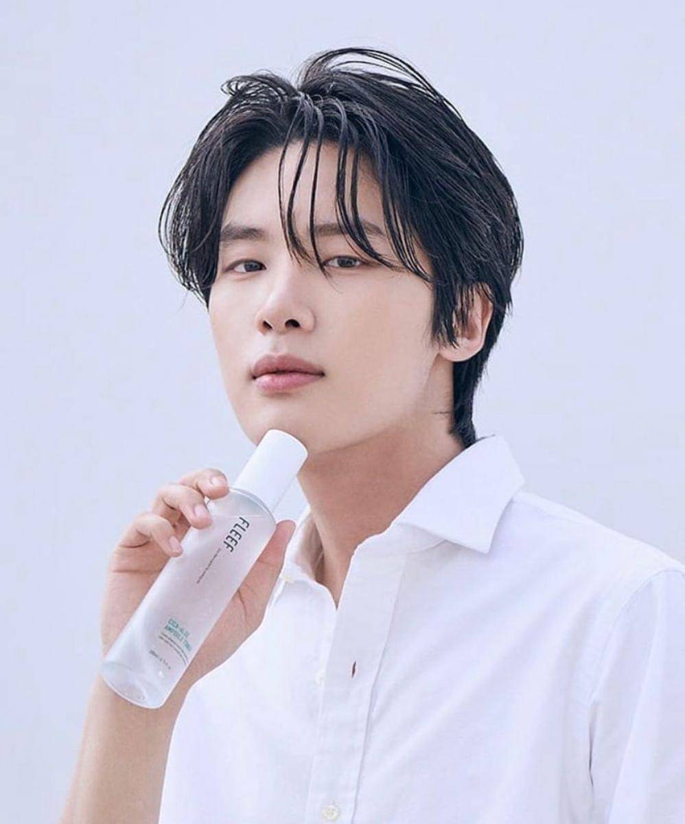 Kim Dong Hee (instagram.com/kim_d.he)