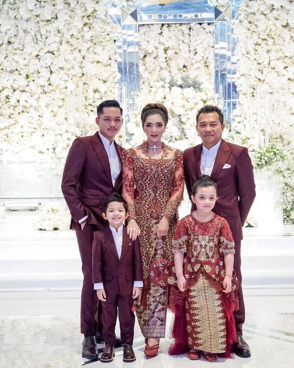 OOTD Kompak Ibu dan Anak ala Ashanty dan Arsy. (instagram,.com/ashanty_ash/)