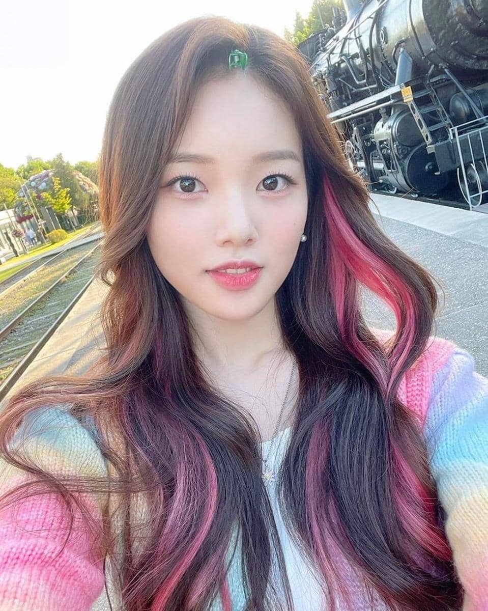 Soojin Weeekly (instagram.com/_weeekly)