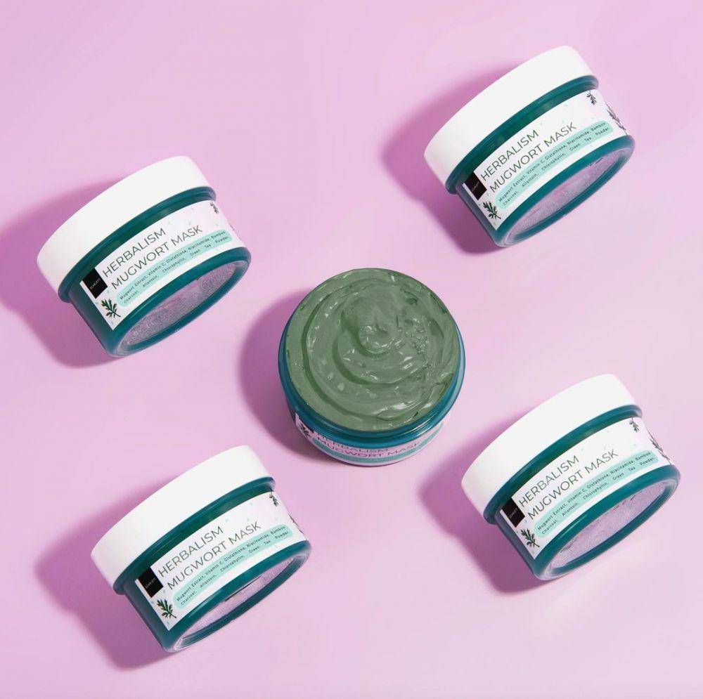 herbalism mugwort mask (instagram.com/scarlett_whitening)