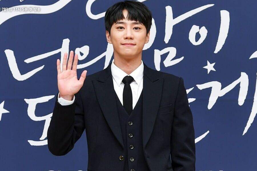 Lee Jun Young di konferensi pers drama Let Me Be Your Knight (instagram.com/sbsdrama.official)