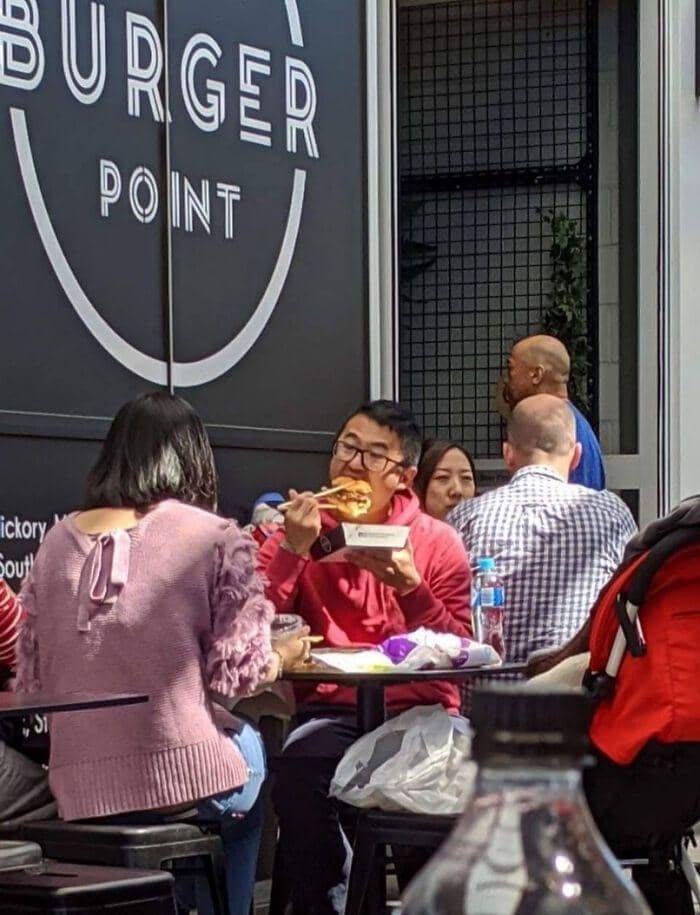 potret absurd "tantangan diterima" (reddit.com/Fluppy_Memory_6238)