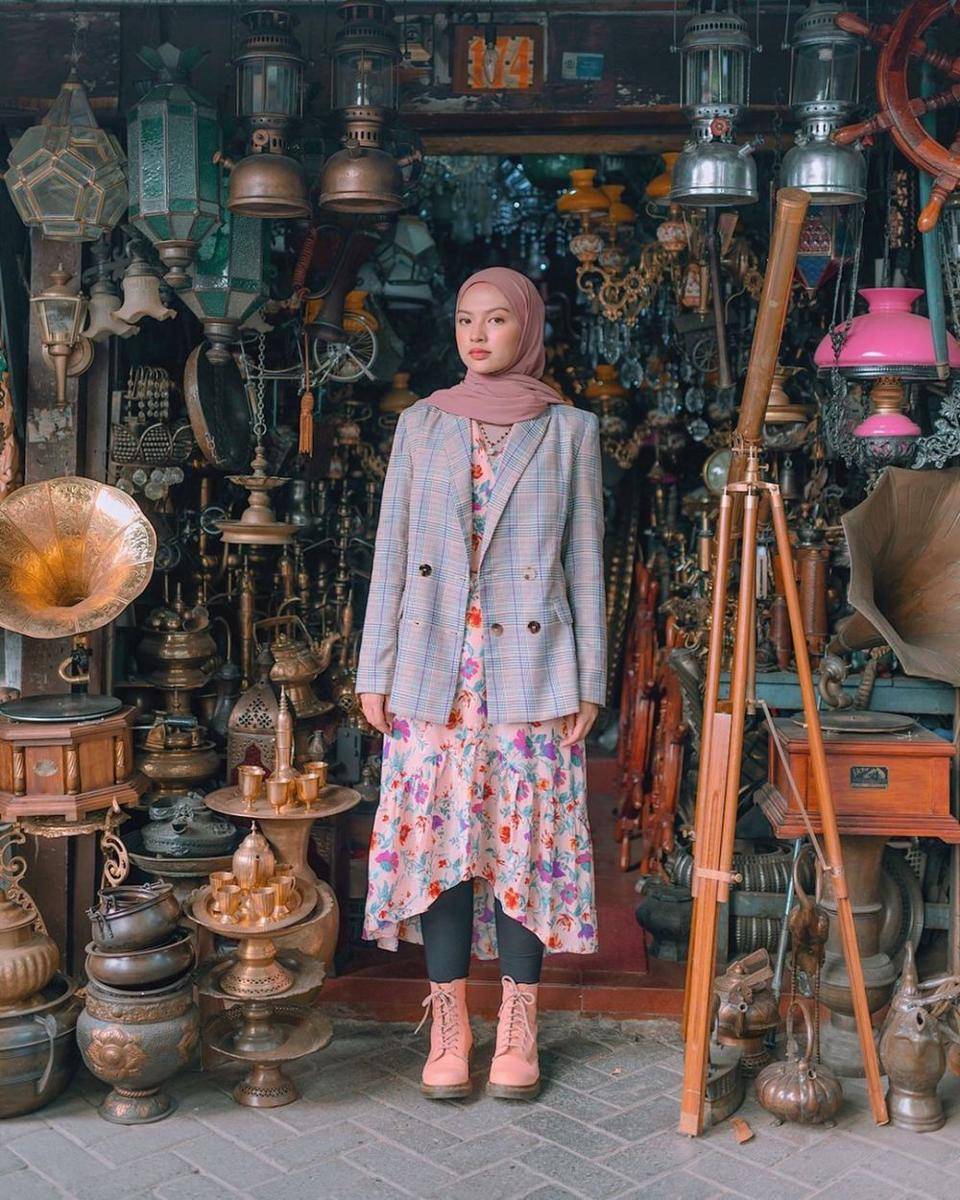 Padu Padan Outfit Motif Timeless (instagram.com/tasyakissty)