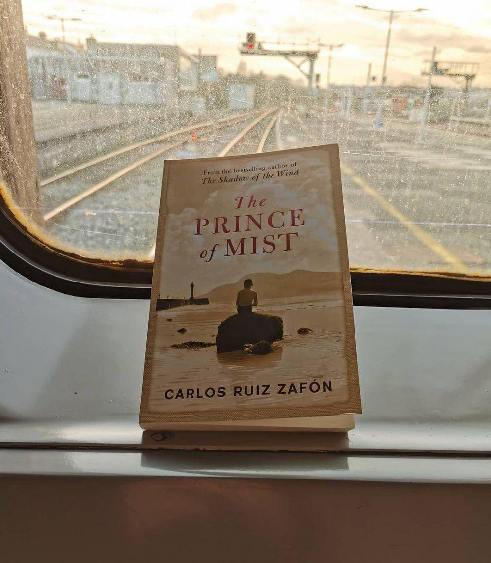 The Prince of Mist karya Carlos Ruiz Zafón (instagram.com/charlie_and_books)