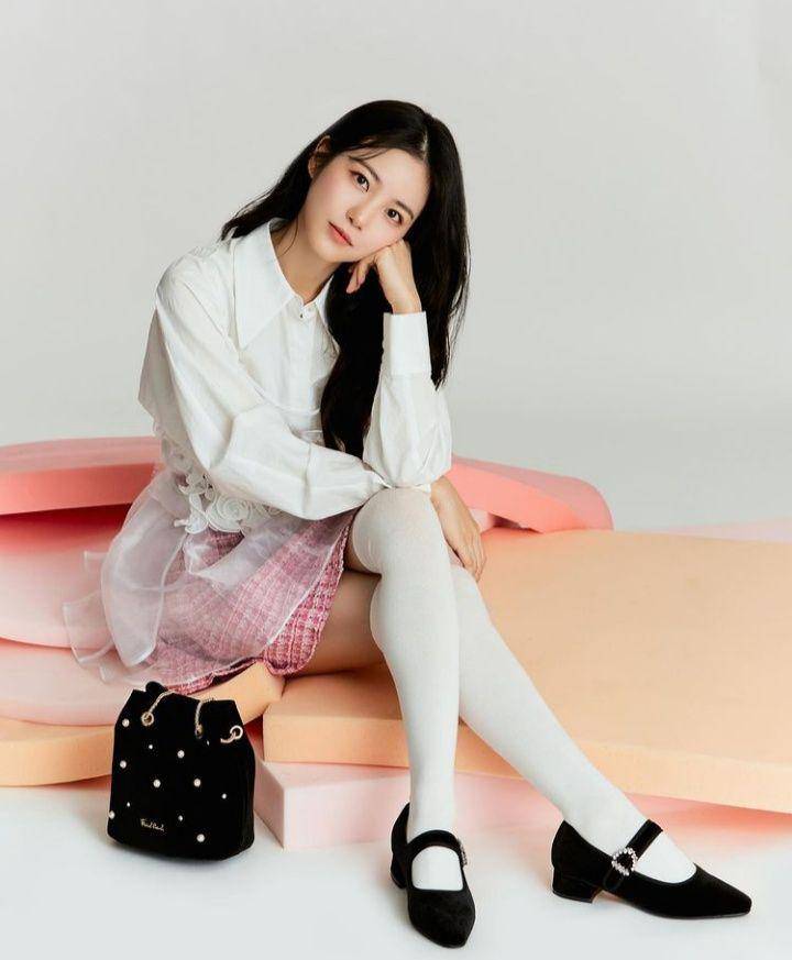 Shin Ye Eun (instagram.com/__shinyeeun)