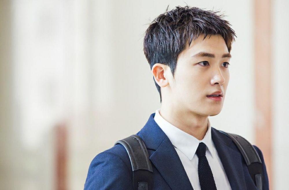 Park Hyung Sik di Suits (instagram.com/phs1116)