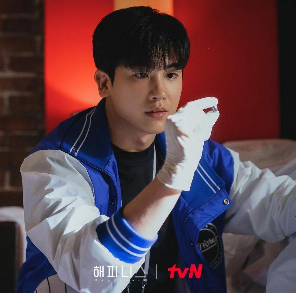Park Hyung Sik di Happiness (instagram.com/tvn_drama)