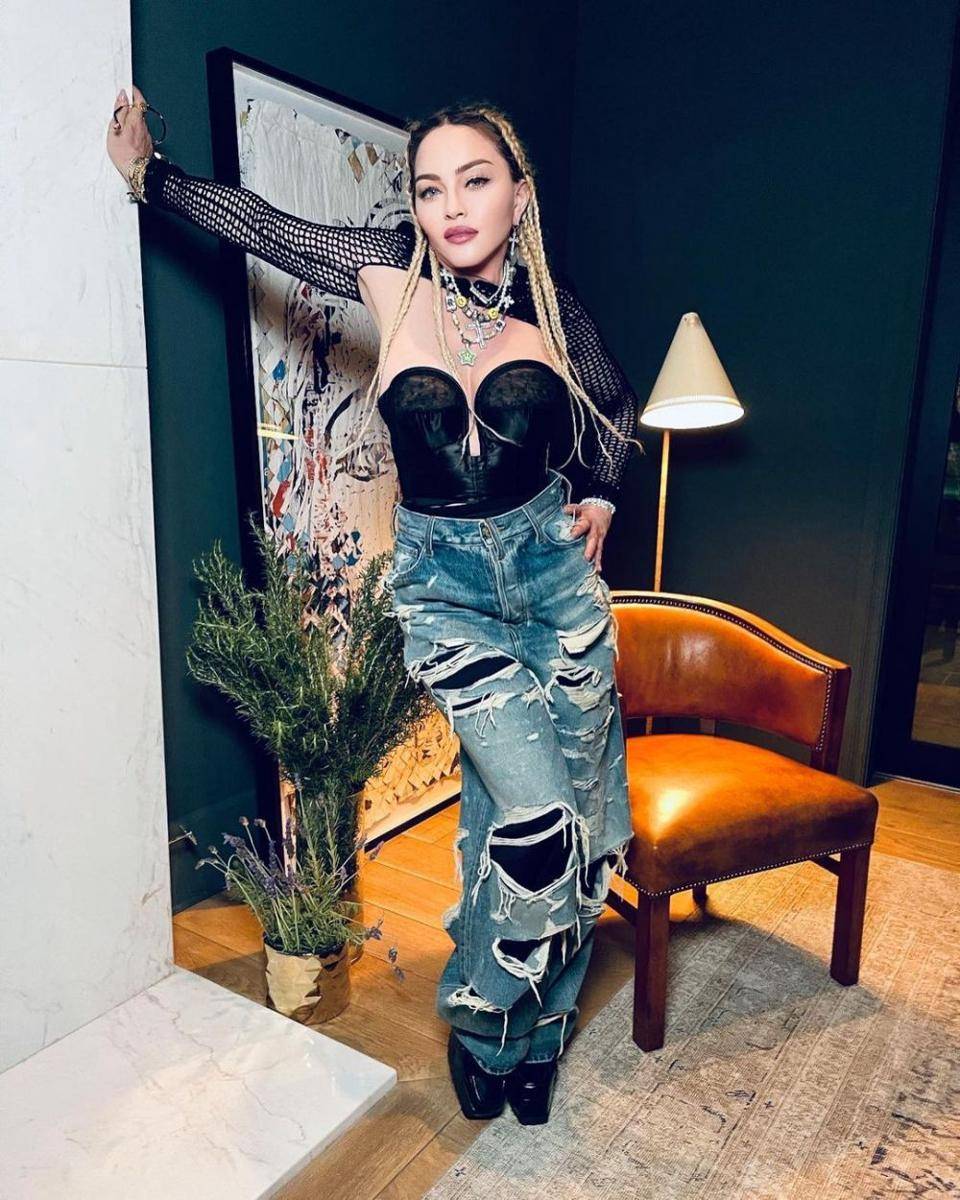 Madonna pose seksi. (instagram.com/madonna)