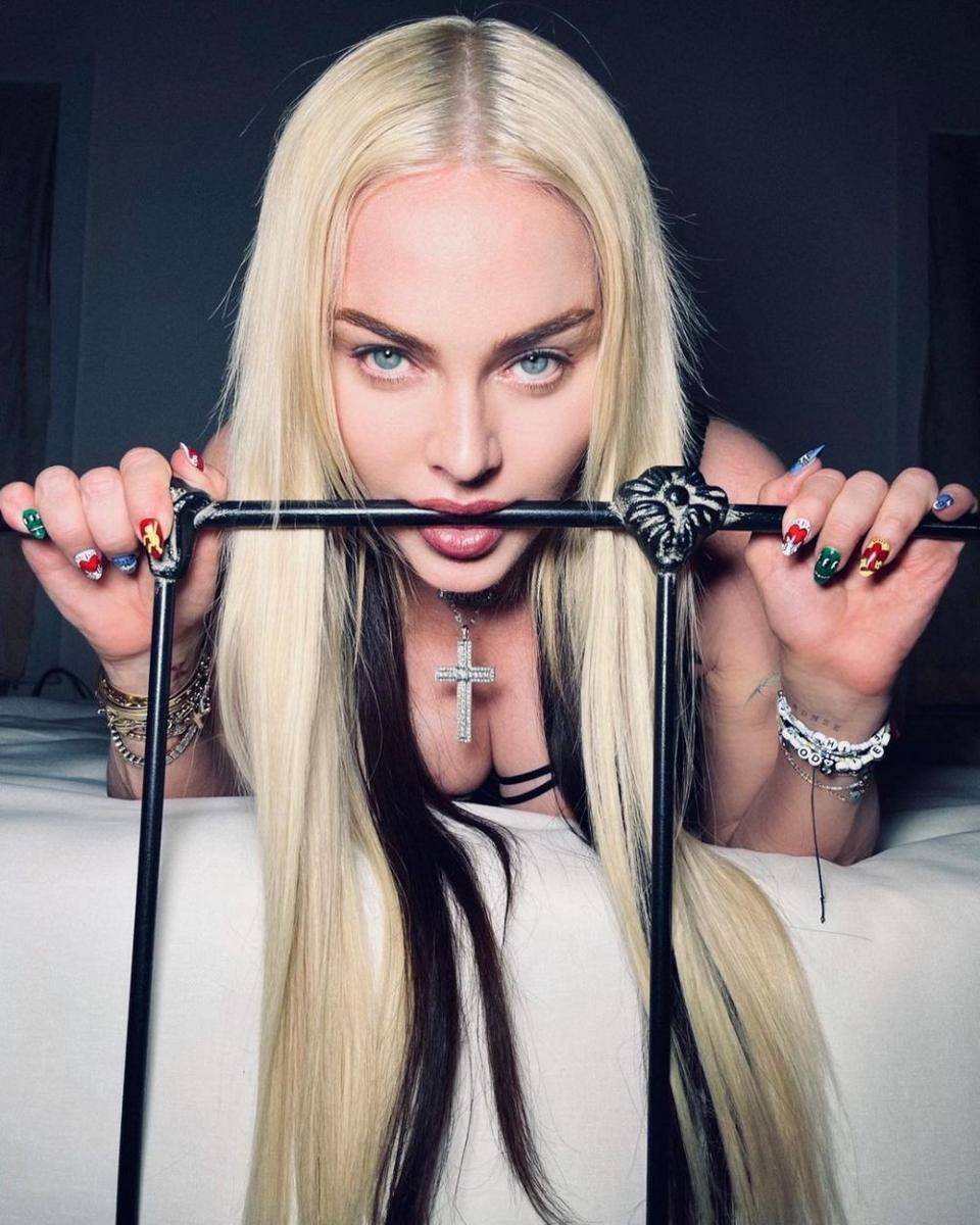 Madonna pose seksi. (instagram.com/madonna)