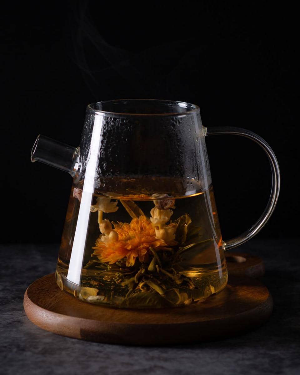 ilustrasi chrysanthemum tisane (unsplash.com/MaxGriss)