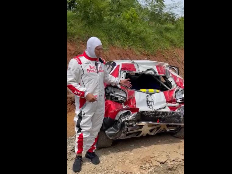 [BREAKING] Kecelakaan Saat Reli di Meikarta, Kondisi Bamsoet dan Sean Gelael Aman