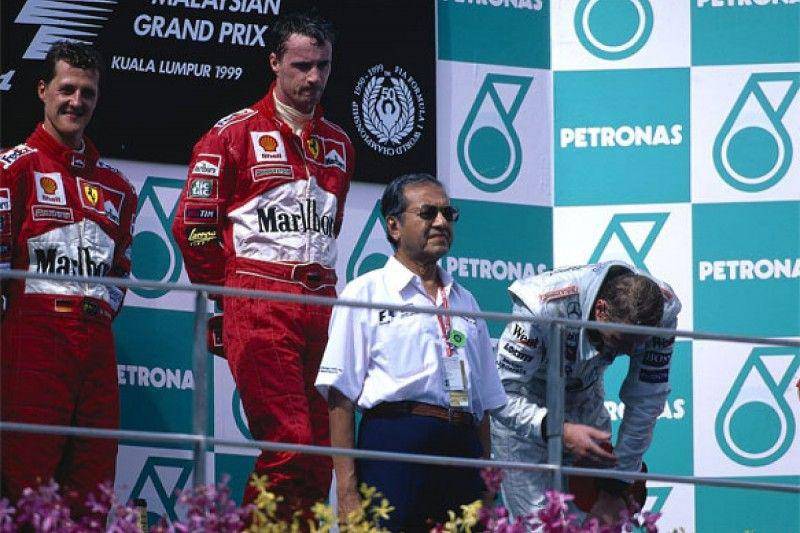 Michael Schumacher finis kedua di belakang Eddie Irvine pada GP Malaysia 1999 (autosport.com)